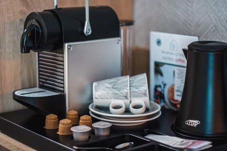 Koffie en thee faciliteiten op de kamer
